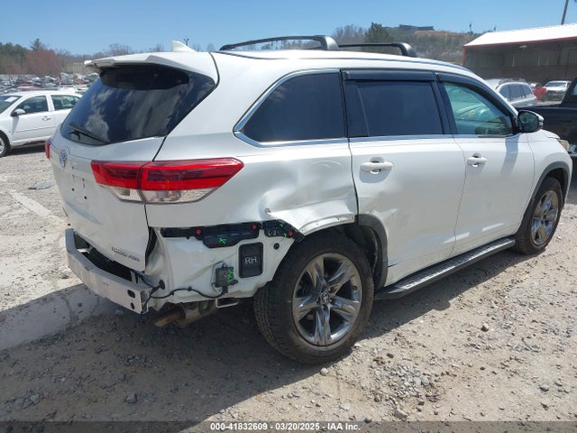 5TDDZRFH3JS901578 Toyota Highlander Limited Platinum