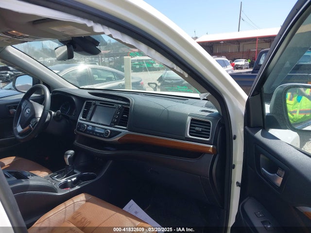 5TDDZRFH3JS901578 Toyota Highlander Limited Platinum