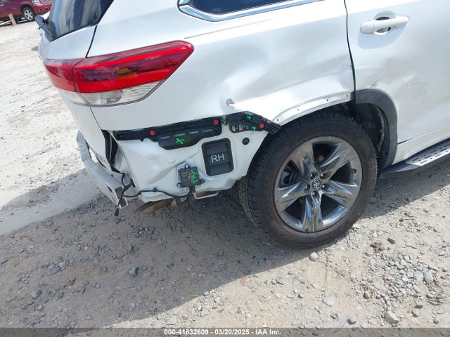 5TDDZRFH3JS901578 Toyota Highlander Limited Platinum