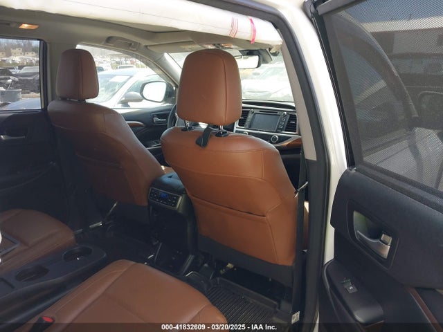 5TDDZRFH3JS901578 Toyota Highlander Limited Platinum