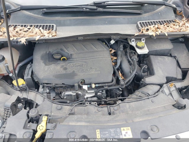 1FMCU9GD6JUA17650 Ford ESCAPE SE