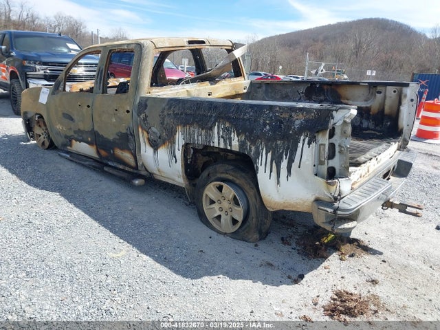1GCVKRECXJZ361563 Chevrolet Silverado 1500 1lt
