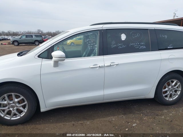 Chrysler Pacifica Touring L 2022 2C4RC1BG4NR188100 Image 14