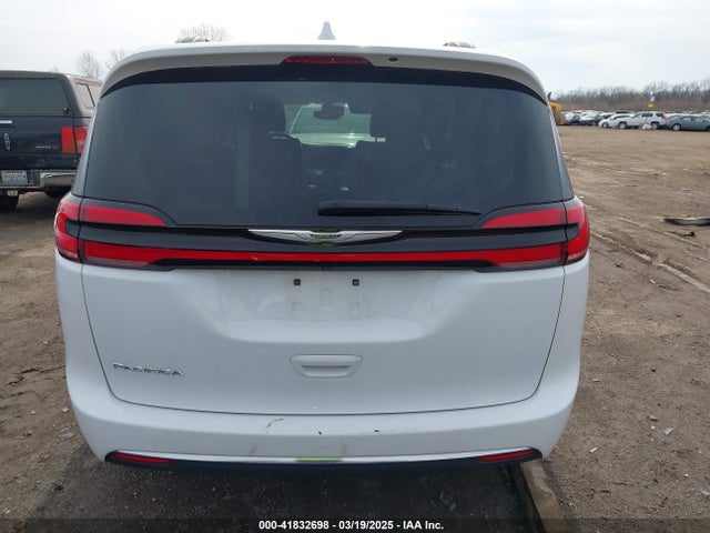 Chrysler Pacifica Touring L 2022 2C4RC1BG4NR188100 Image 16