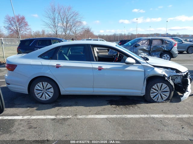 3VWC57BU4KM130979 Volkswagen Jetta 1.4t R-line/1.4t S/1.4t Se