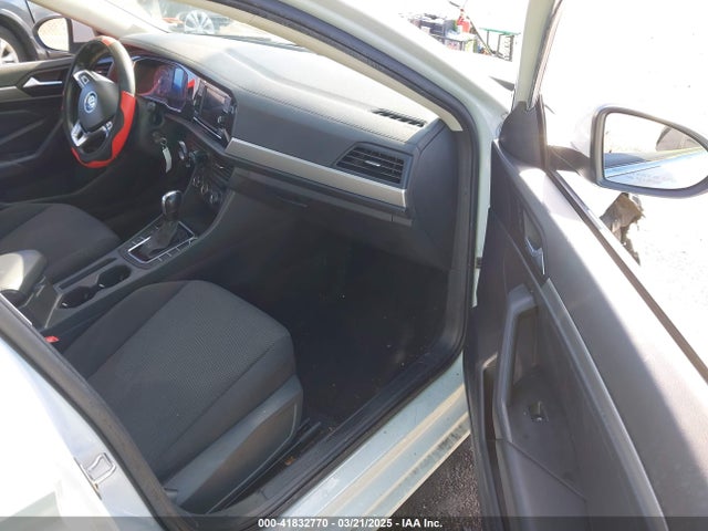 3VWC57BU4KM130979 Volkswagen Jetta 1.4t R-line/1.4t S/1.4t Se