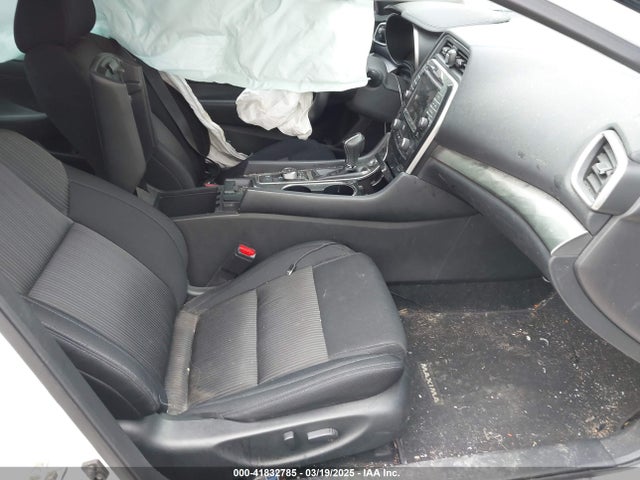 1N4AA6AV6KC370178 Nissan Maxima 3.5 S