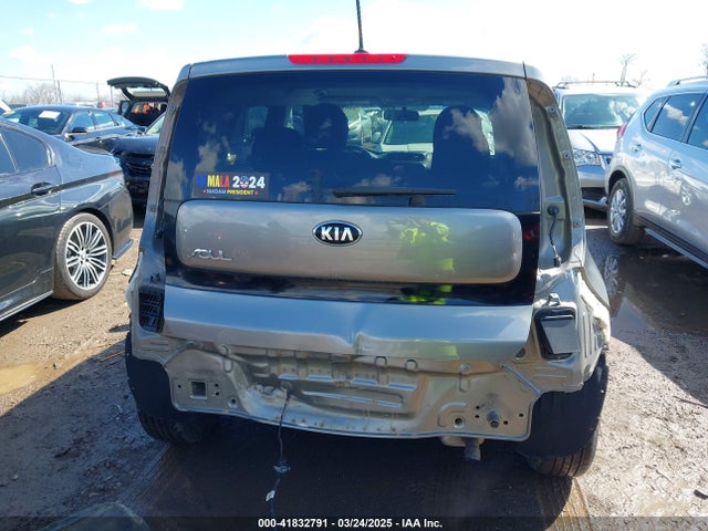 KNDJN2A27F7193619 KIA Soul