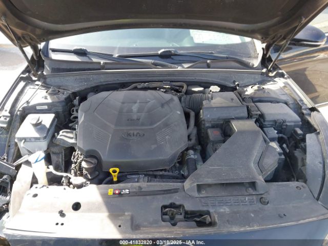 KNALC4J13H5072602 KIA Cadenza Technology