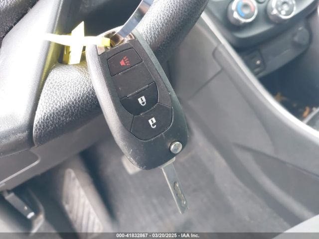 3GNCJKSB1KL386803 Chevrolet TRAX LS