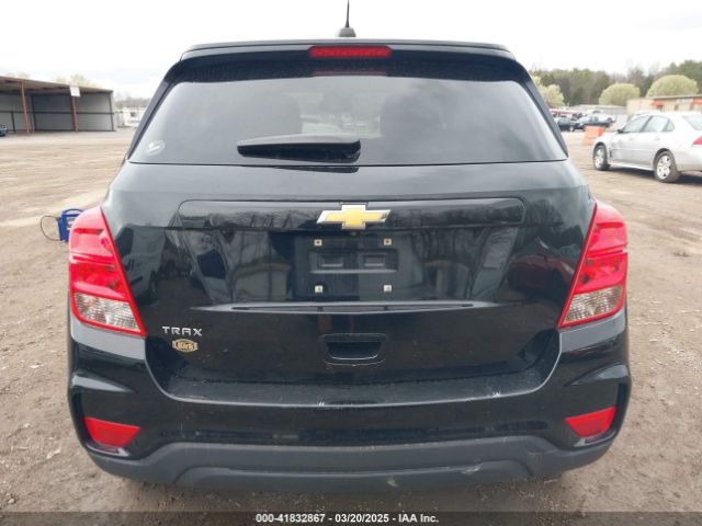 3GNCJKSB1KL386803 Chevrolet TRAX LS