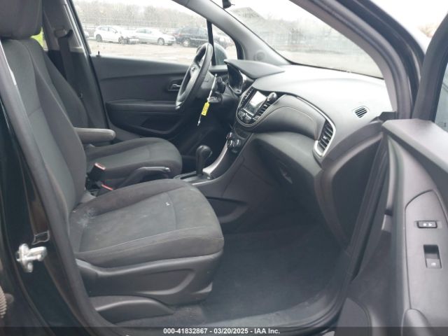 3GNCJKSB1KL386803 Chevrolet TRAX LS