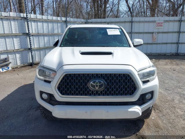 5TFDZ5BN7JX035706 Toyota Tacoma Sr5