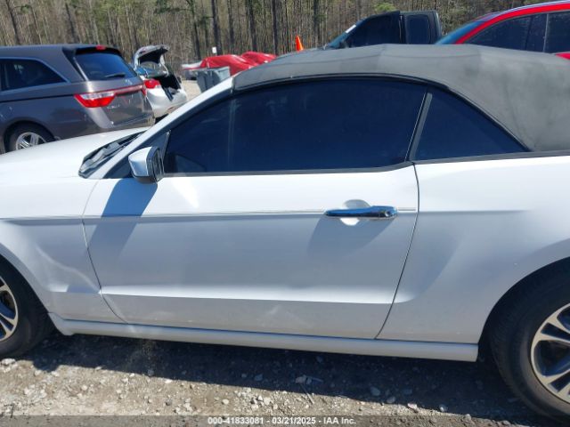 1ZVBP8EM5E5213273 Ford Mustang V6 Premium