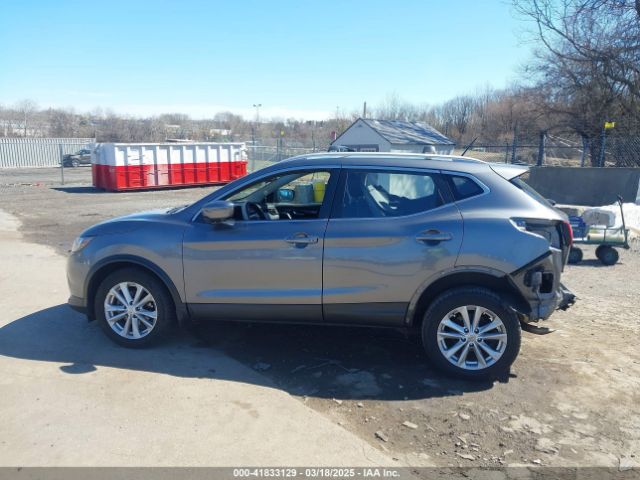 JN1BJ1CR1JW283967 Nissan Rogue Sport Sv