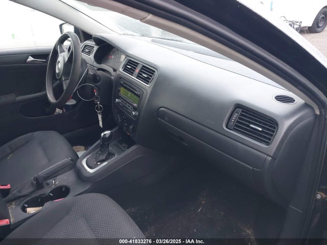 41833276 :رقم المزاد ، 3VW2K7AJ6CM321025 vin ، 2012 Volkswagen Jetta 2.0l S مزاد بيع