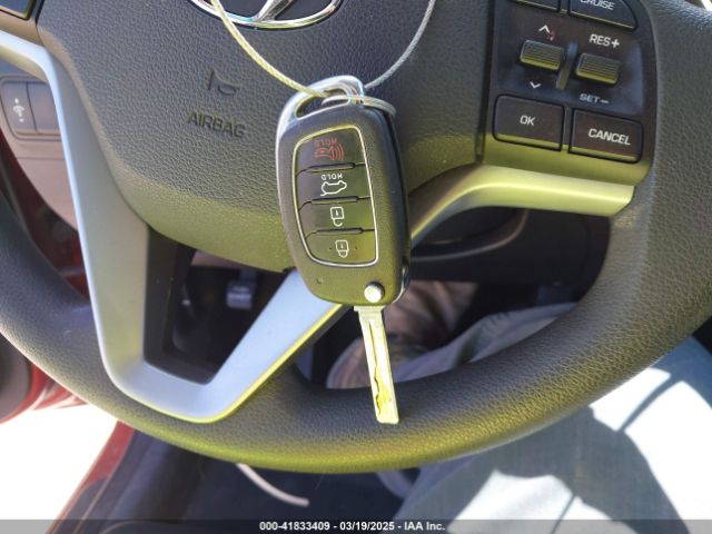 KM8J23A43HU334654 Hyundai TUCSON SE