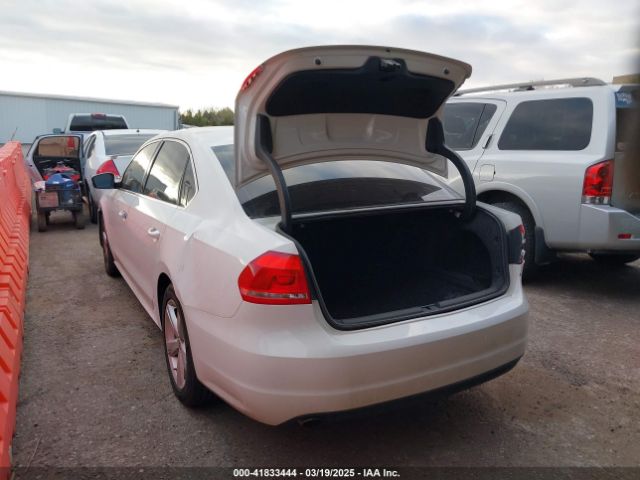 2015 VOLKSWAGEN PASSAT 1VWBT7A38FC047055 Photo 2