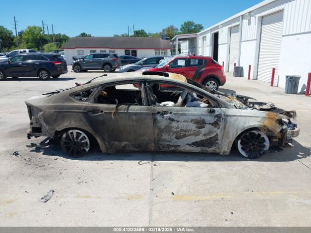 3FA6P0HD9KR193819 Ford FUSION SE