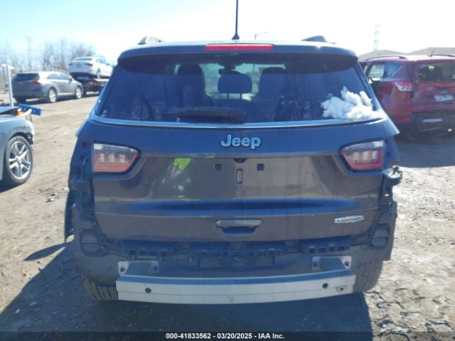 3C4NJCBB5JT461492 Jeep Compass Latitude Fwd