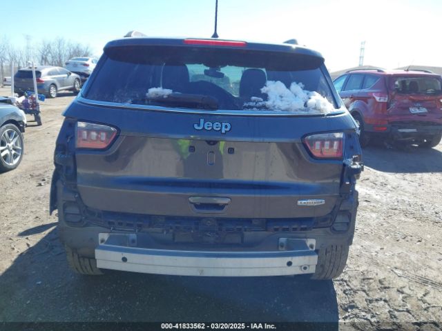 3C4NJCBB5JT461492 Jeep Compass Latitude Fwd