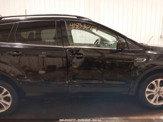 1FMCU9HDXJUB41063 Ford ESCAPE SEL