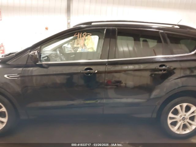 1FMCU9HDXJUB41063 Ford ESCAPE SEL