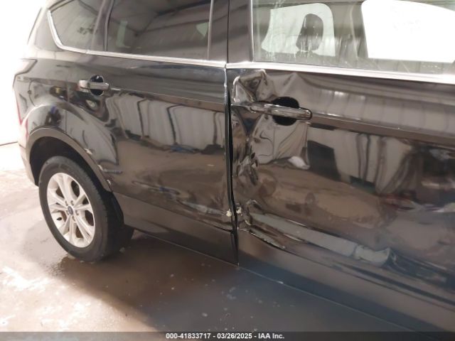 1FMCU9HDXJUB41063 Ford ESCAPE SEL