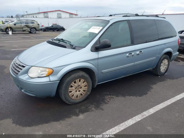 2005 CHRYSLER TOWN & COUNTRY 2C4GP44R85R192517 Photo 1