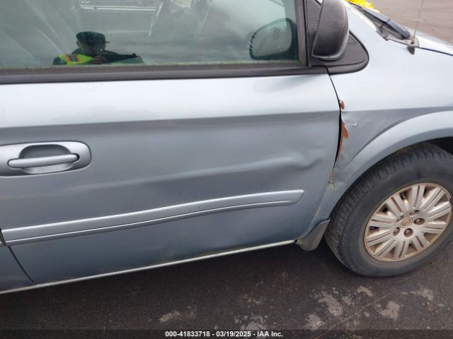 2005 CHRYSLER TOWN & COUNTRY 2C4GP44R85R192517 Photo 5