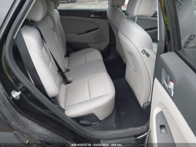 KM8J3CA27HU569425 Hyundai Tucson Value