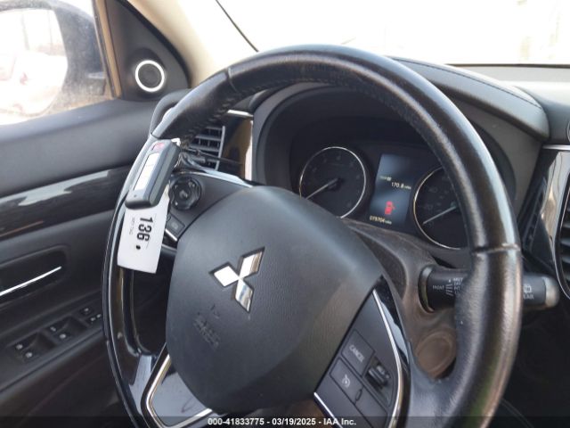JA4AD3A32GZ009382 Mitsubishi Outlander Sel
