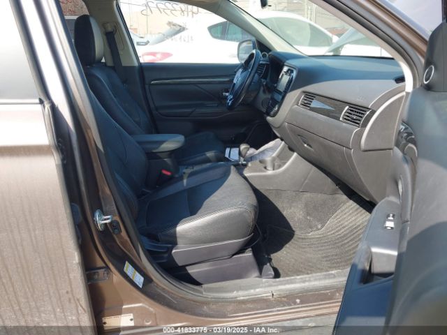 JA4AD3A32GZ009382 Mitsubishi Outlander Sel