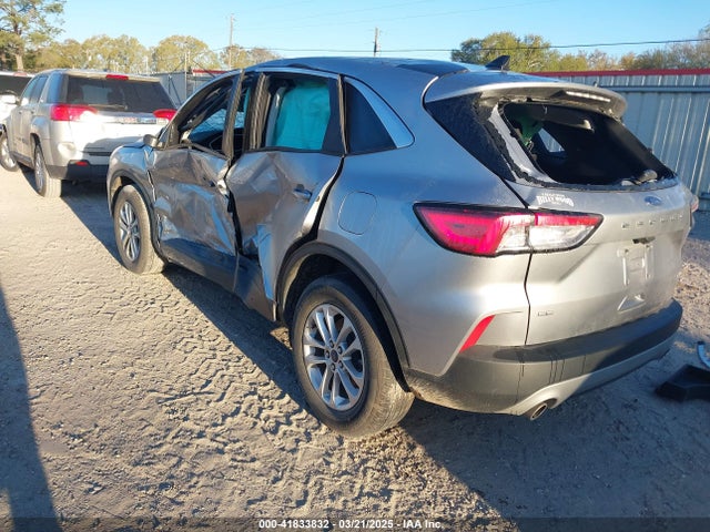 1FMCU9G63NUC03637 Ford ESCAPE SE