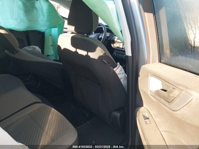 1FMCU9G63NUC03637 Ford ESCAPE SE