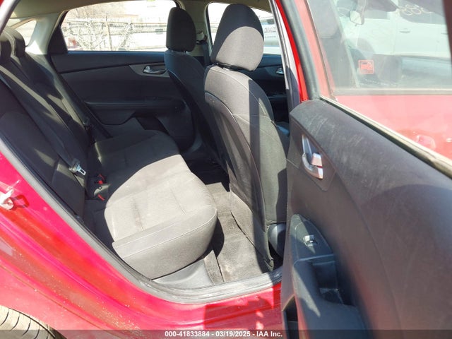 3KPF24AD9KE126087 KIA Forte Lxs