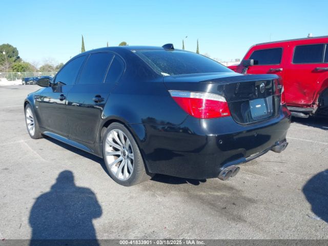 2008 BMW M5 WBSNB93508CX10045 Photo 2