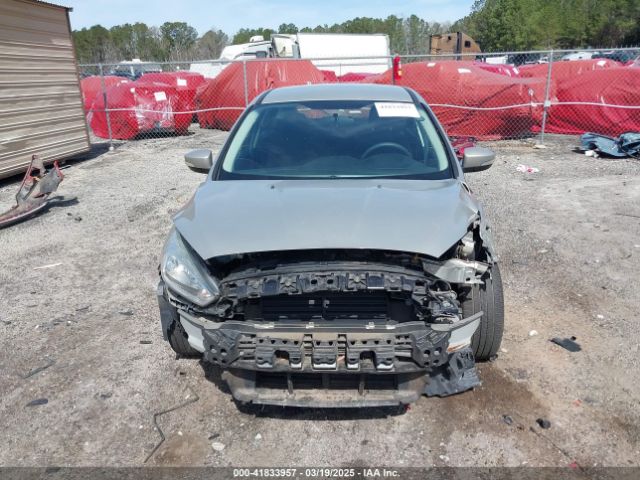 1FADP3K22GL355621 Ford FOCUS SE