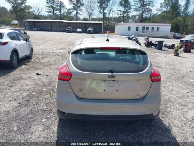 1FADP3K22GL355621 Ford FOCUS SE