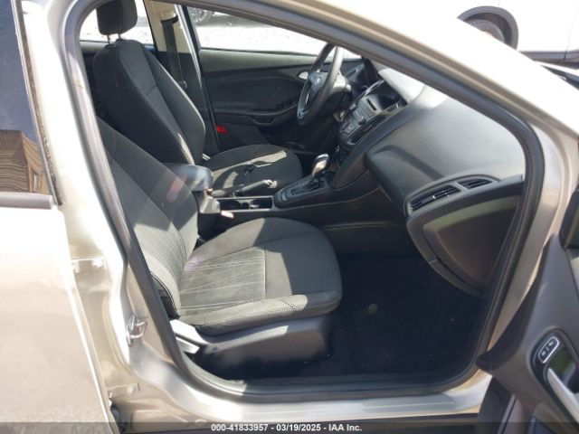 1FADP3K22GL355621 Ford FOCUS SE