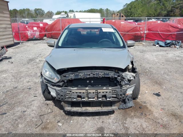 1FADP3K22GL355621 Ford FOCUS SE