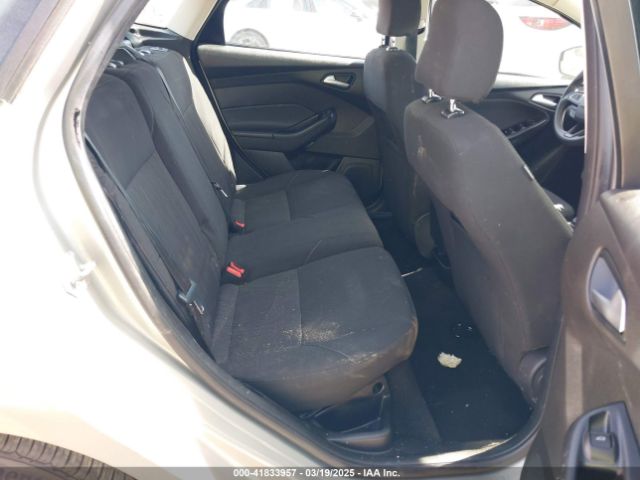 1FADP3K22GL355621 Ford FOCUS SE