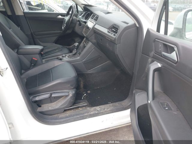3VV2B7AXXJM179008 Volkswagen Tiguan 2.0t Se/2.0t Sel