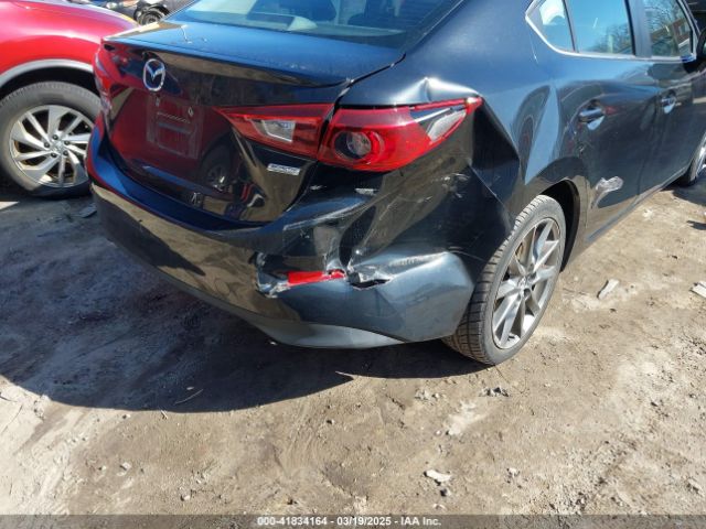 3MZBN1V34JM208669 Mazda Mazda3 Touring