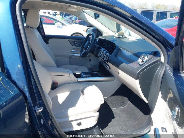 W1N4N4GB3NJ326127 Mercedes-Benz GLA 250