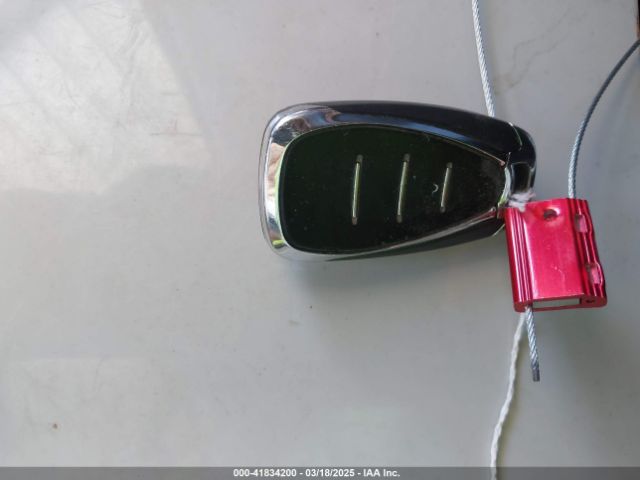 2GNAXUEV2K6197850 Chevrolet EQUINOX LT