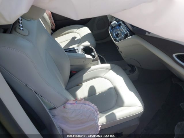 2C4RC1EG3LR164881 Chrysler Pacifica Touring L Plus