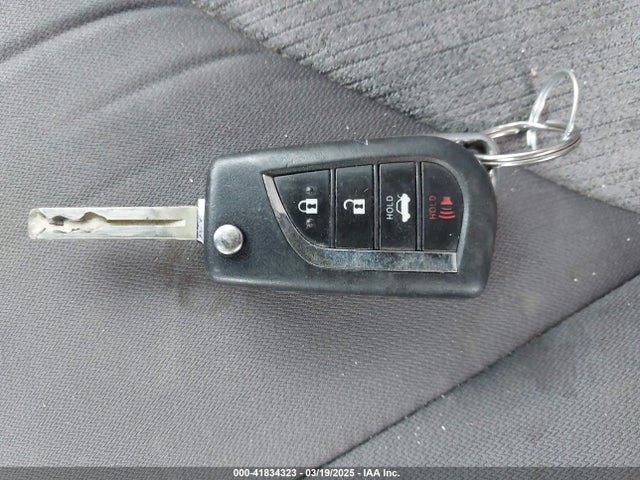4T1B11HKXJU058172 Toyota CAMRY LE
