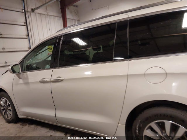 2C4RC1BG7MR531772 Chrysler Pacifica Touring L