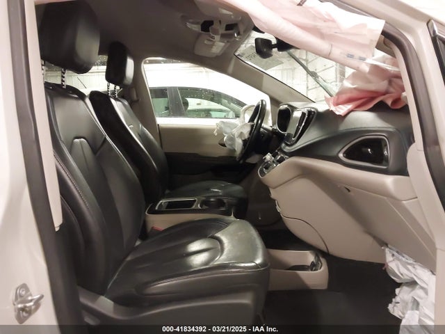 2C4RC1BG7MR531772 Chrysler Pacifica Touring L
